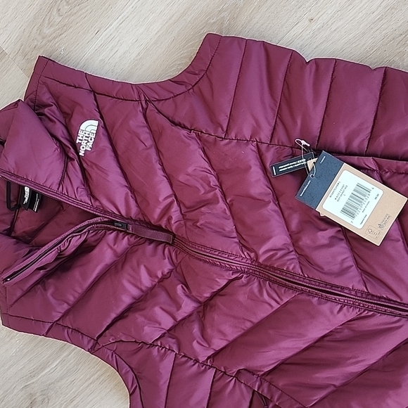 The North Face Women's Alpz 2.0 full zip Puffer Down Vest deep garnet red sz s - Picture 5 of 6